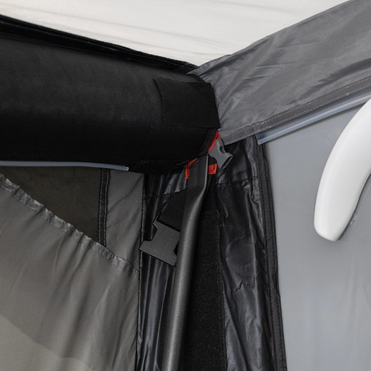 Vango Rear Upright Draught Pole Set